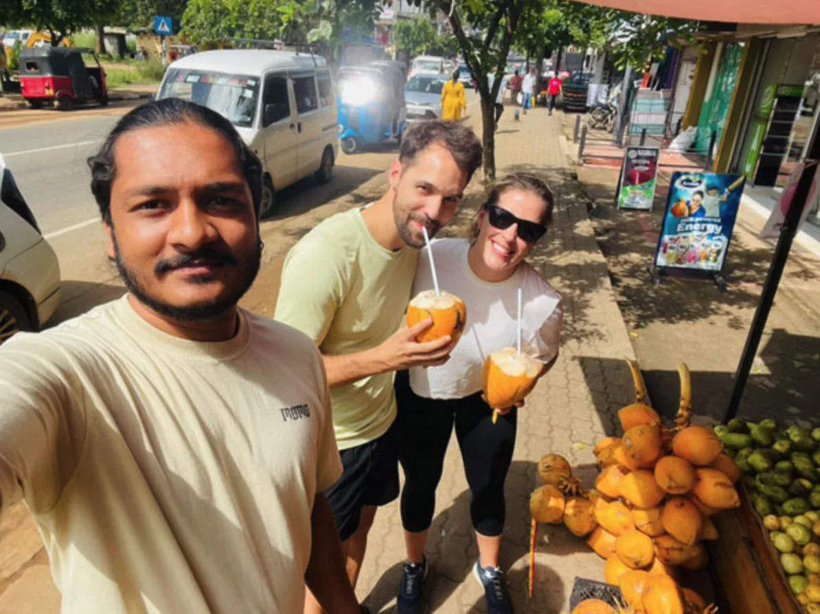 スリランカでタクシーチャーターを利用した旅行客の写真 1